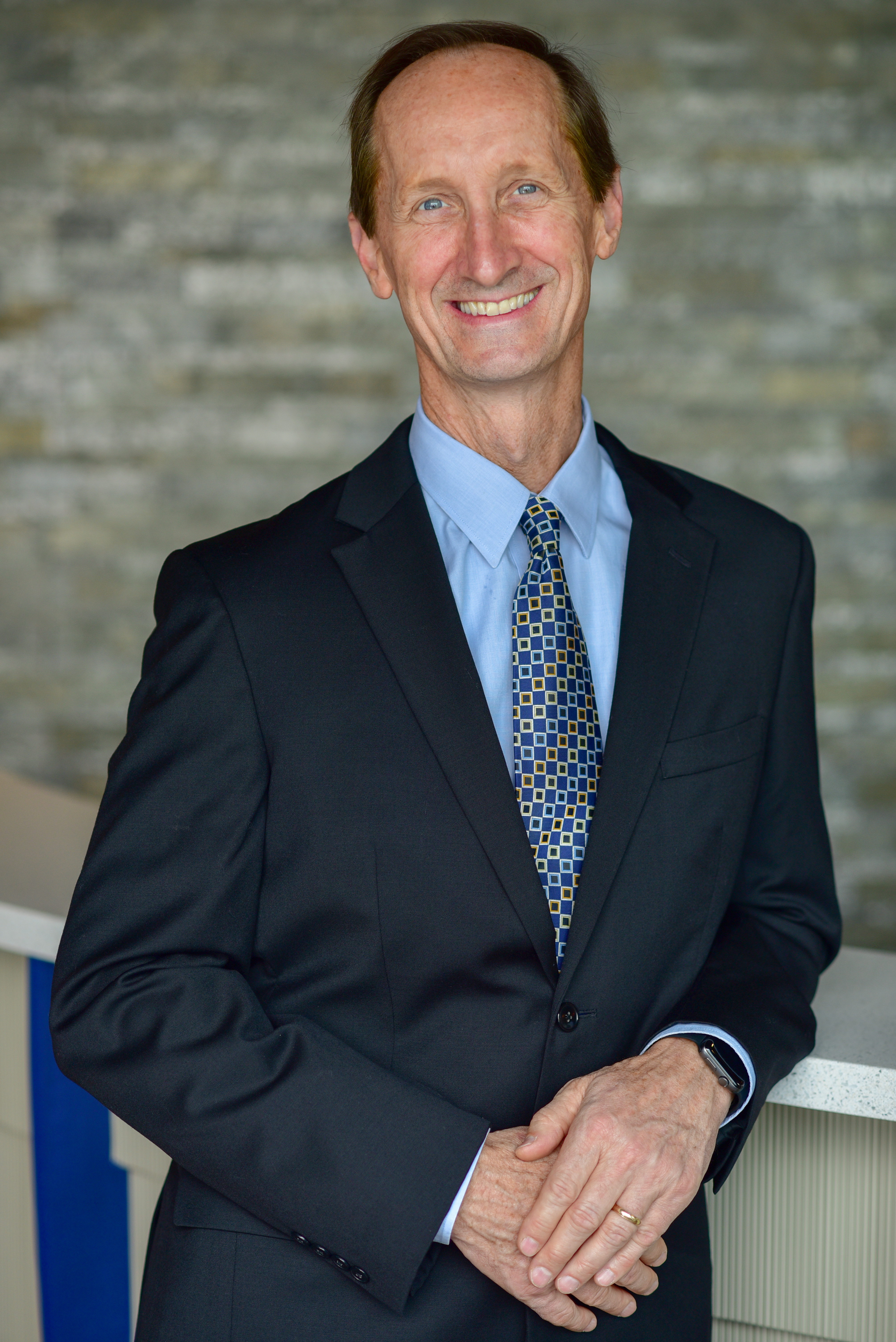 Dr. Dorian Lain