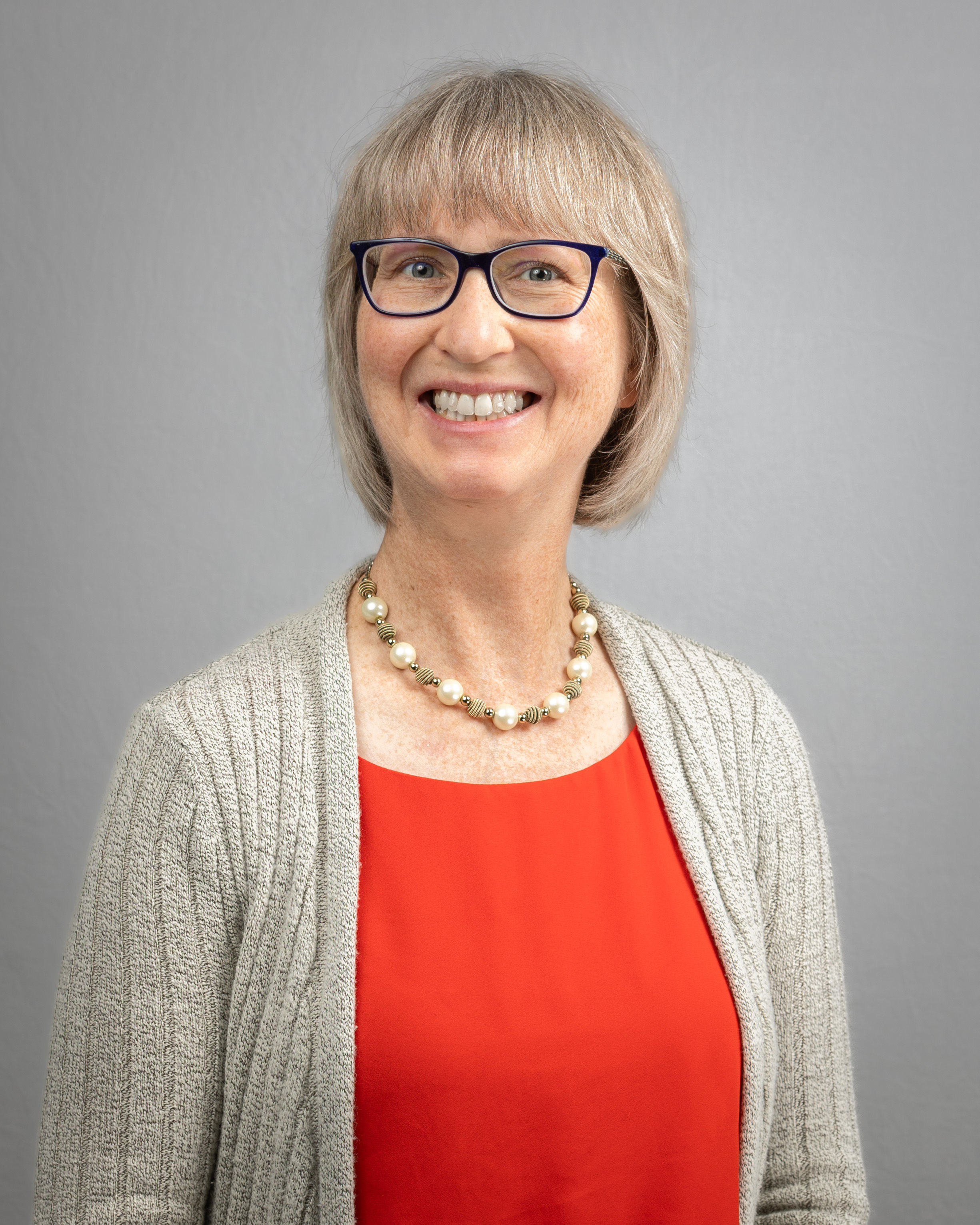 Dr. Leslie Delemeester